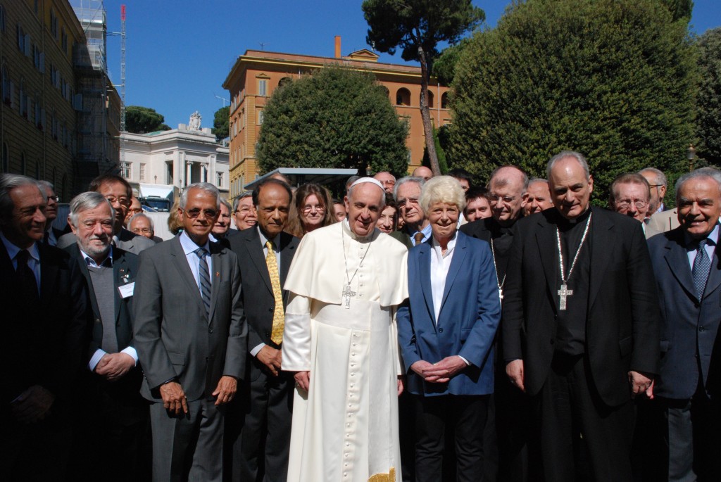 Members of both academies with Pope Francis. You can see one of my eyeballs and my brown hair just behind Margaret Archer, head of the Pontifical Academy of Social Sciences and to the right of Pope Francis. Photo credit: Pontifical Academy of Sciences. http://www.casinapioiv.va/content/accademia/en/multimedia/photo/sustainable.html