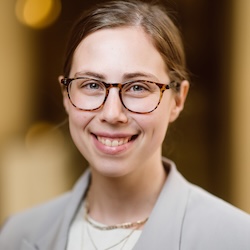 Jennifer Tyler headshot